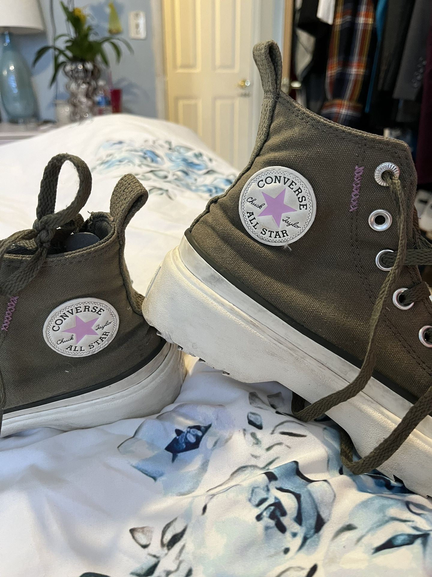 Converse Chuck Taylors Army Green 4.5