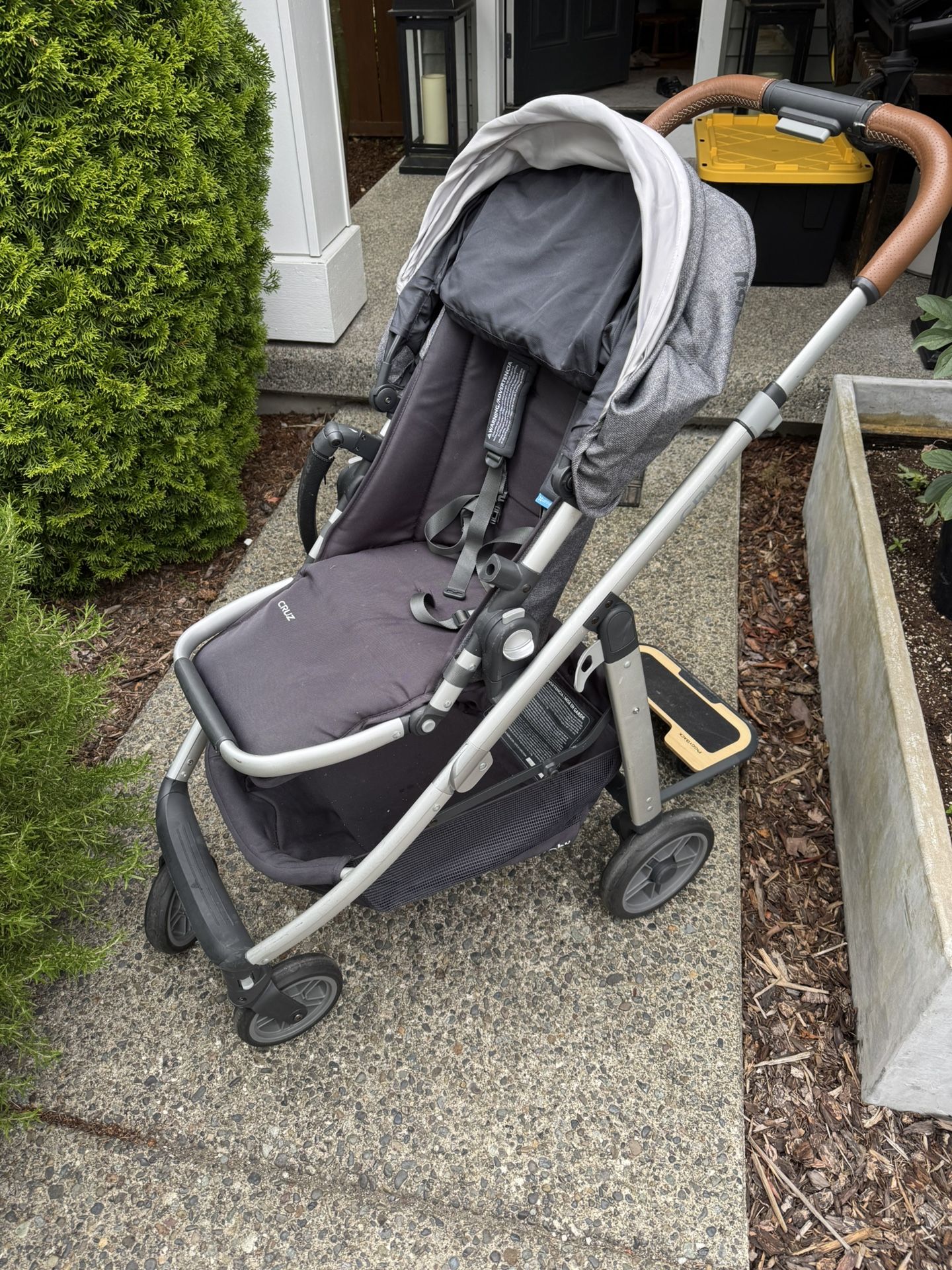 Cruz Stroller