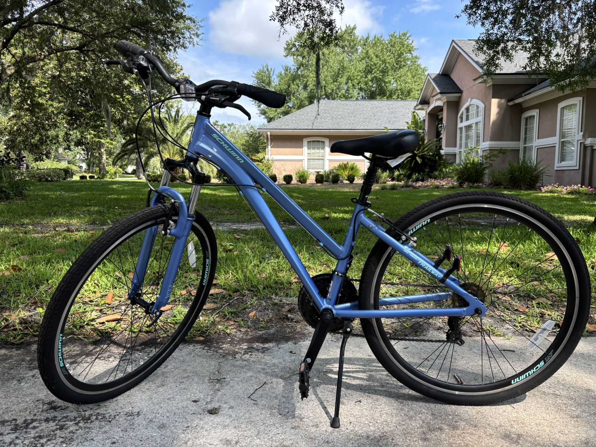 Schwinn Women's Trailway 700c/28 Hybrid Bike