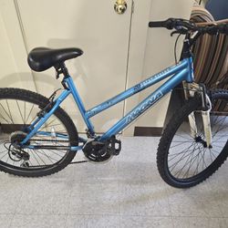Magna Great Divide 26" Mountain Bike Woman's 