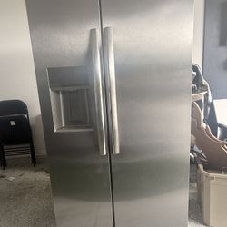 Frigidaire Gallery Counter Depth Refrigerator
