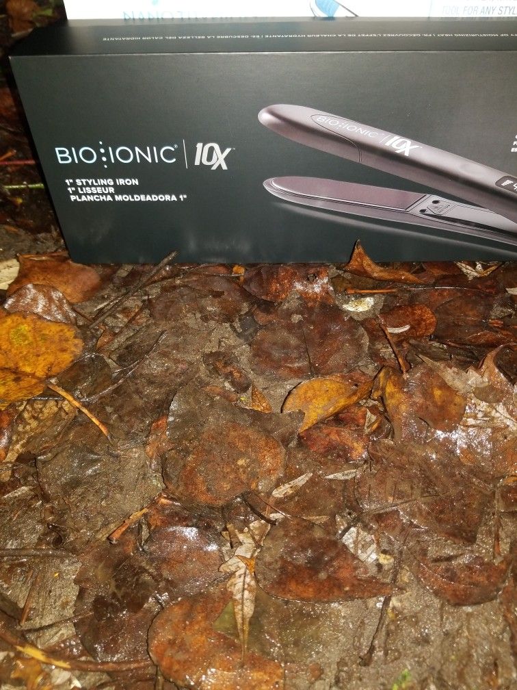 Bio ionic 10X1 inch styling iron