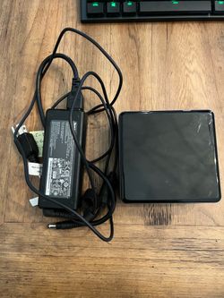 Intel NUC - 8i5BEH1, 16 gb ram, 1 tb storage