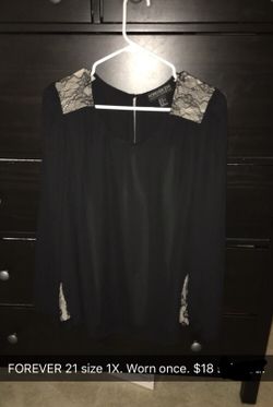 FOREVER 21 blouse w/lace.