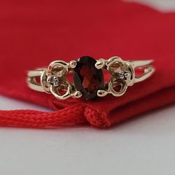 10K Yellow Gold Citrine Madeira and Diamonds Ring Size 7 Solid Gold/ Anillo de Oro con Citrino Madeira y Diamantes! 👌🎁Post Tags: 10k 14k