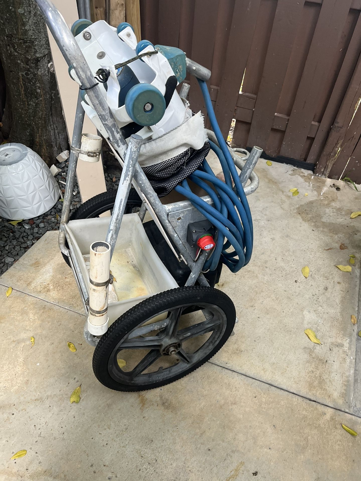 Hammer Head Vacuum