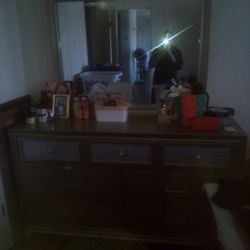 Dresser With Mirror And Headboard