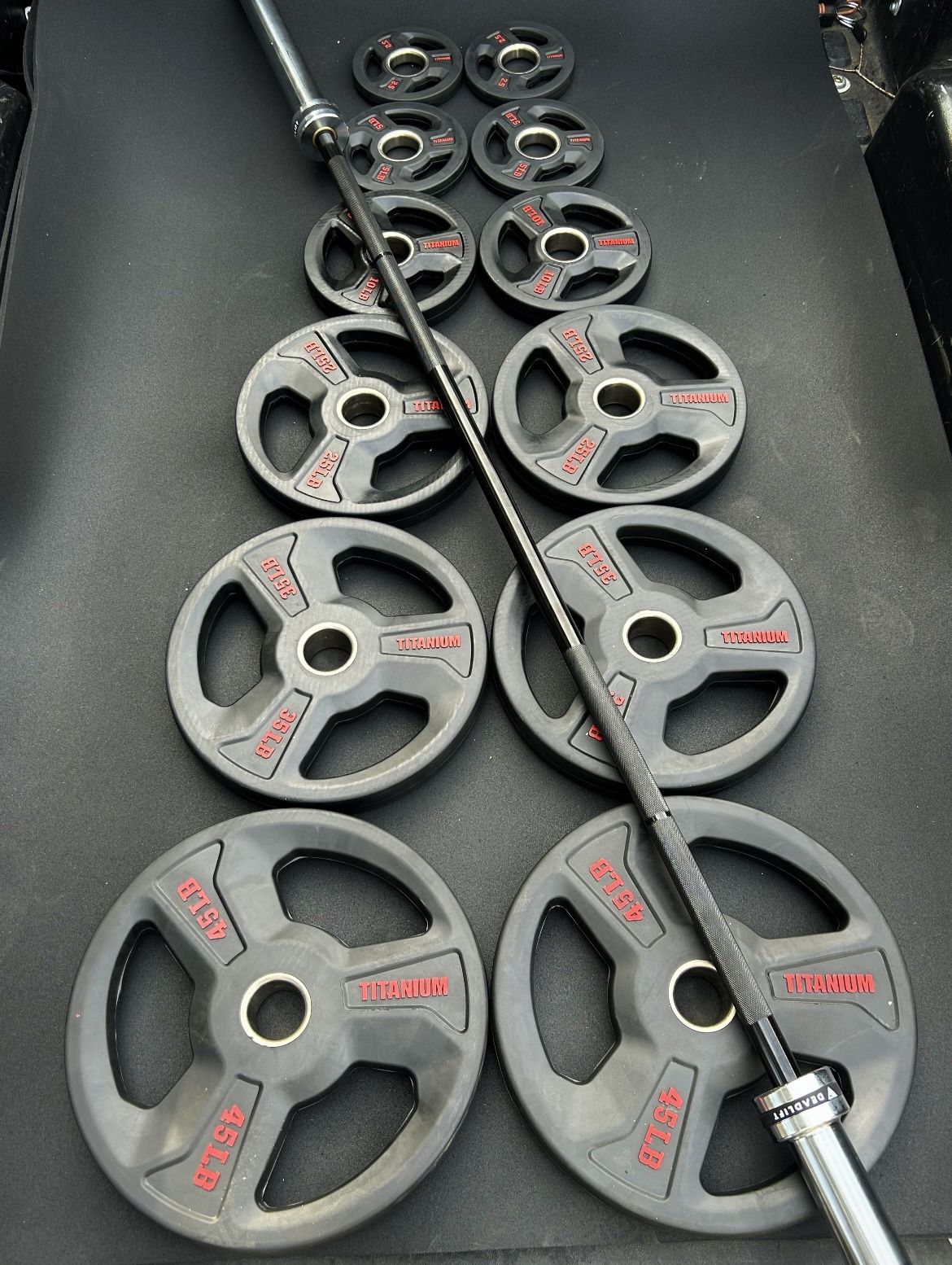New Rubber Grip Plate Set And Barbell