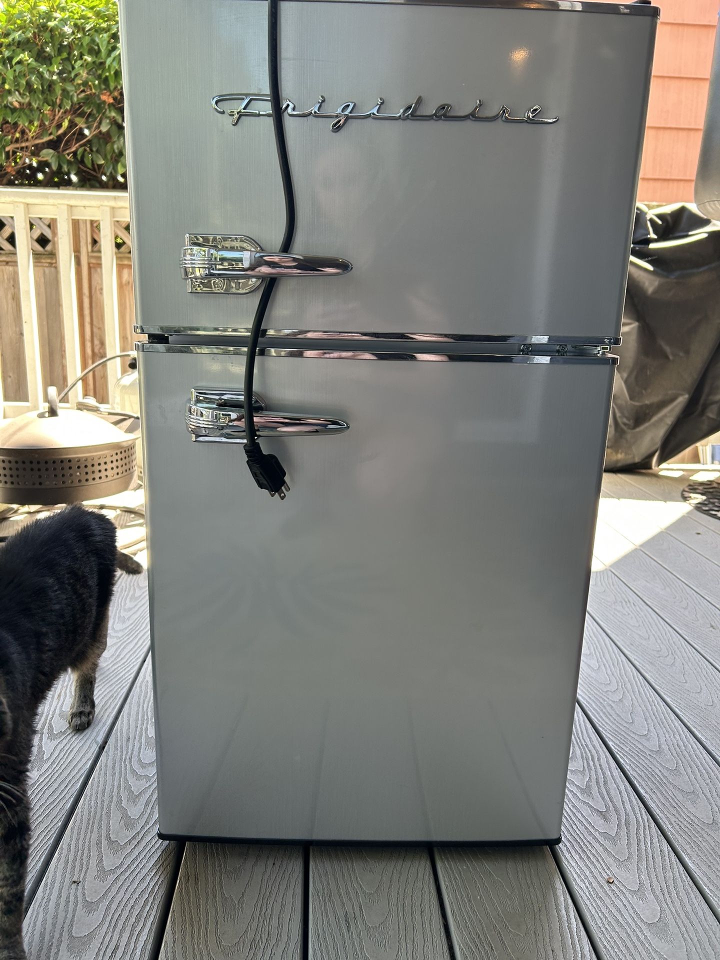 Frigidaire mini fridge