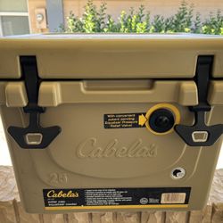 Cabela’s Polar Cap 25-quart Cooler 