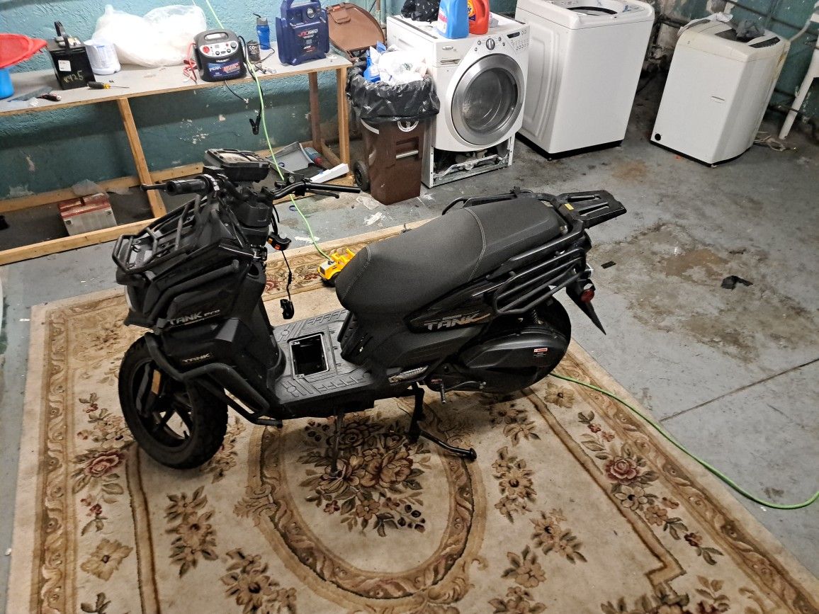 Tank 200procc Scooter