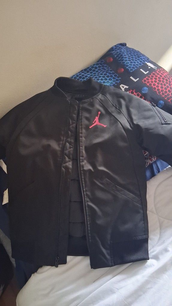 Kids Jordan's Jacket Size 10