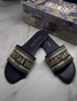 Dior slide