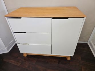 Baby dresser