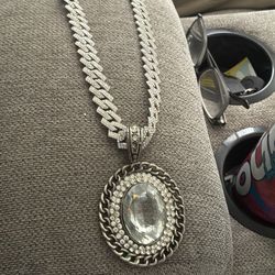 18"  chain with pendant