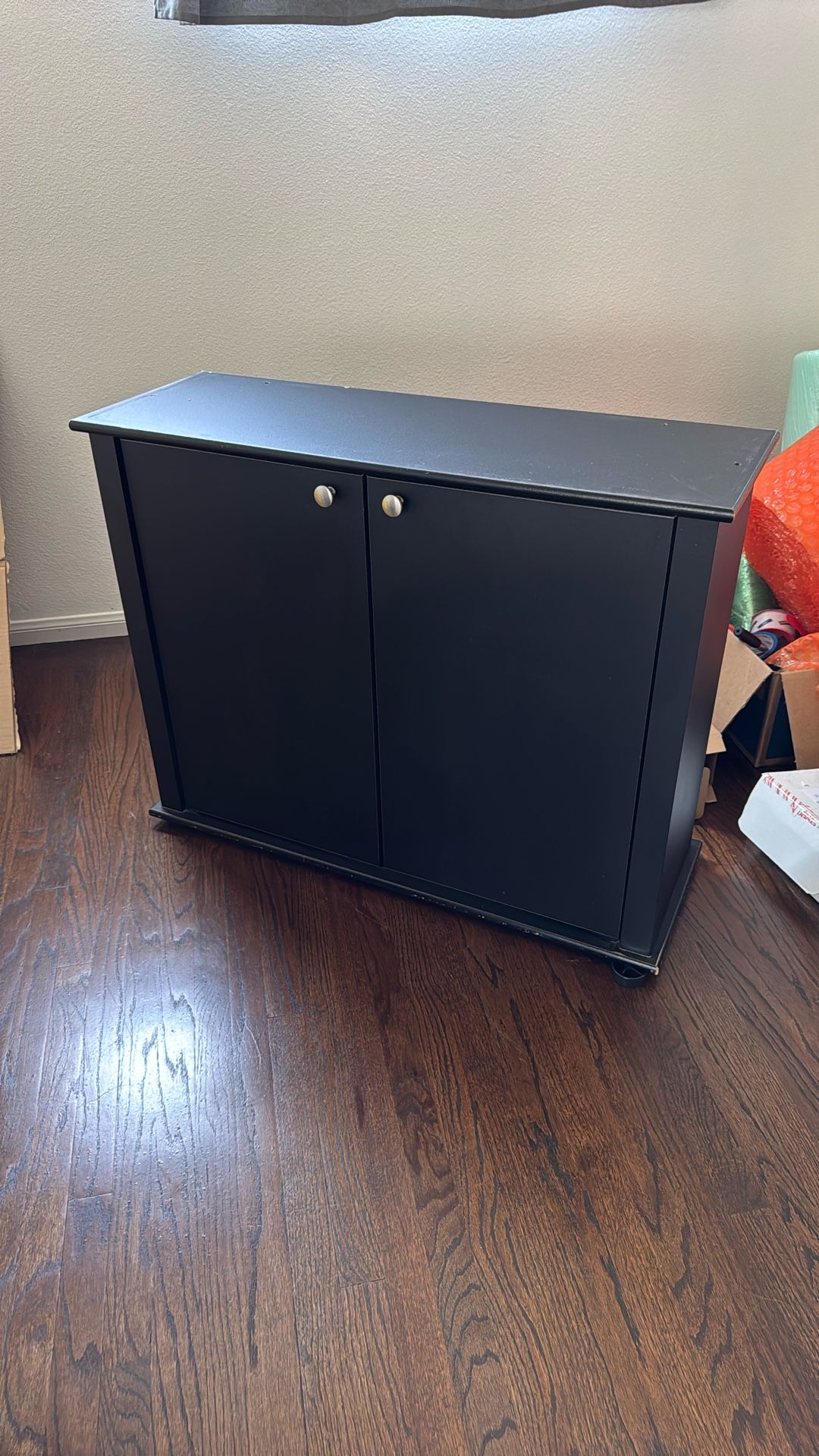 Free: Aquarium Cabinet