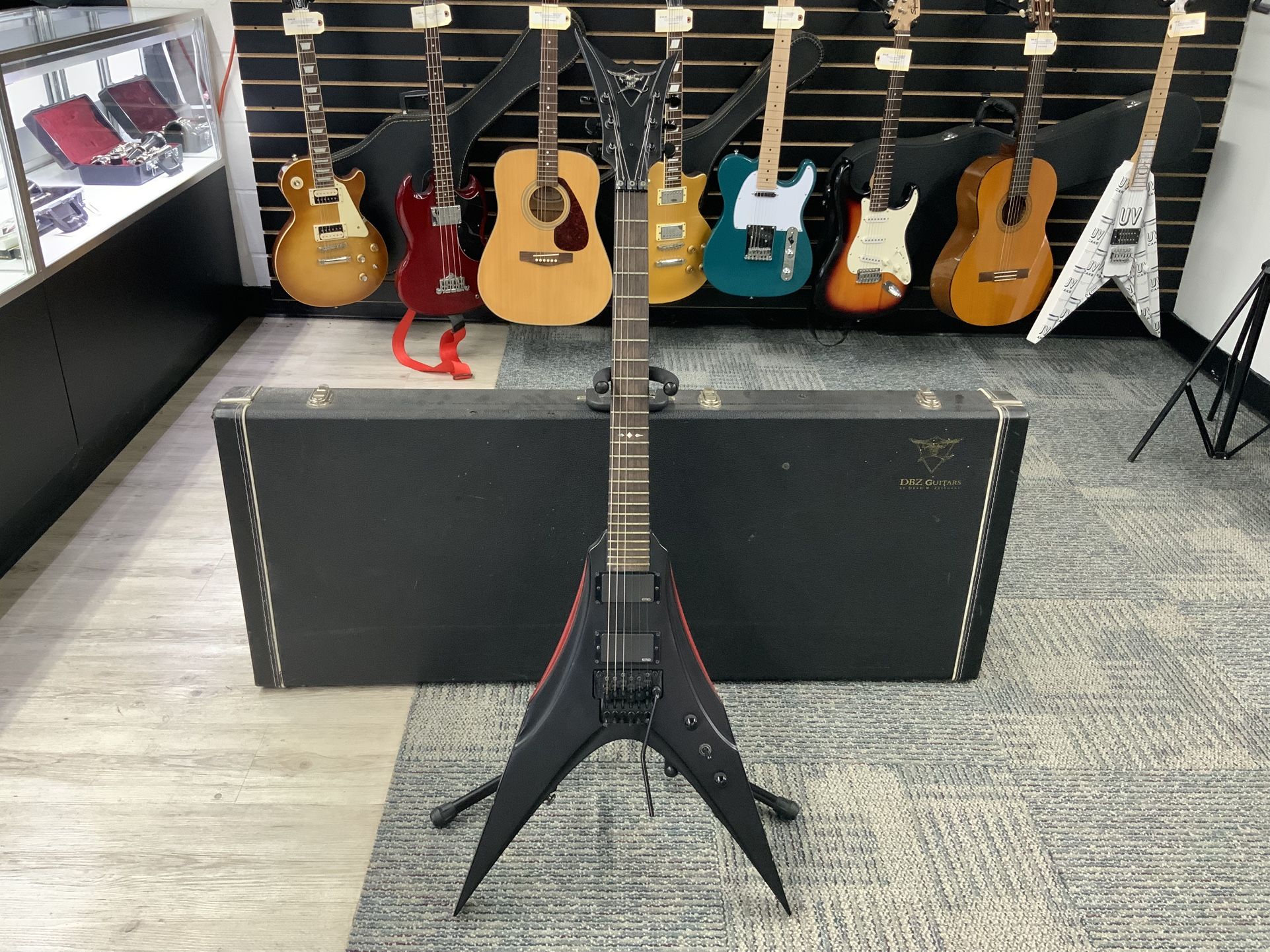 DBZ Venom w/ OHSC Matte Black / Red Guitar With Hard Carry Case
