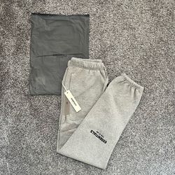 Essential Sweatpants