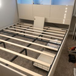 King Bed Frame w Storage, Charging Station & LED Lights – Like New