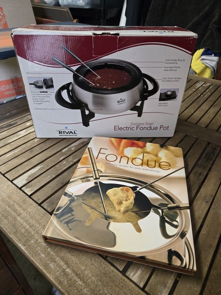 Fondue Gift Set - NEW IN BOX