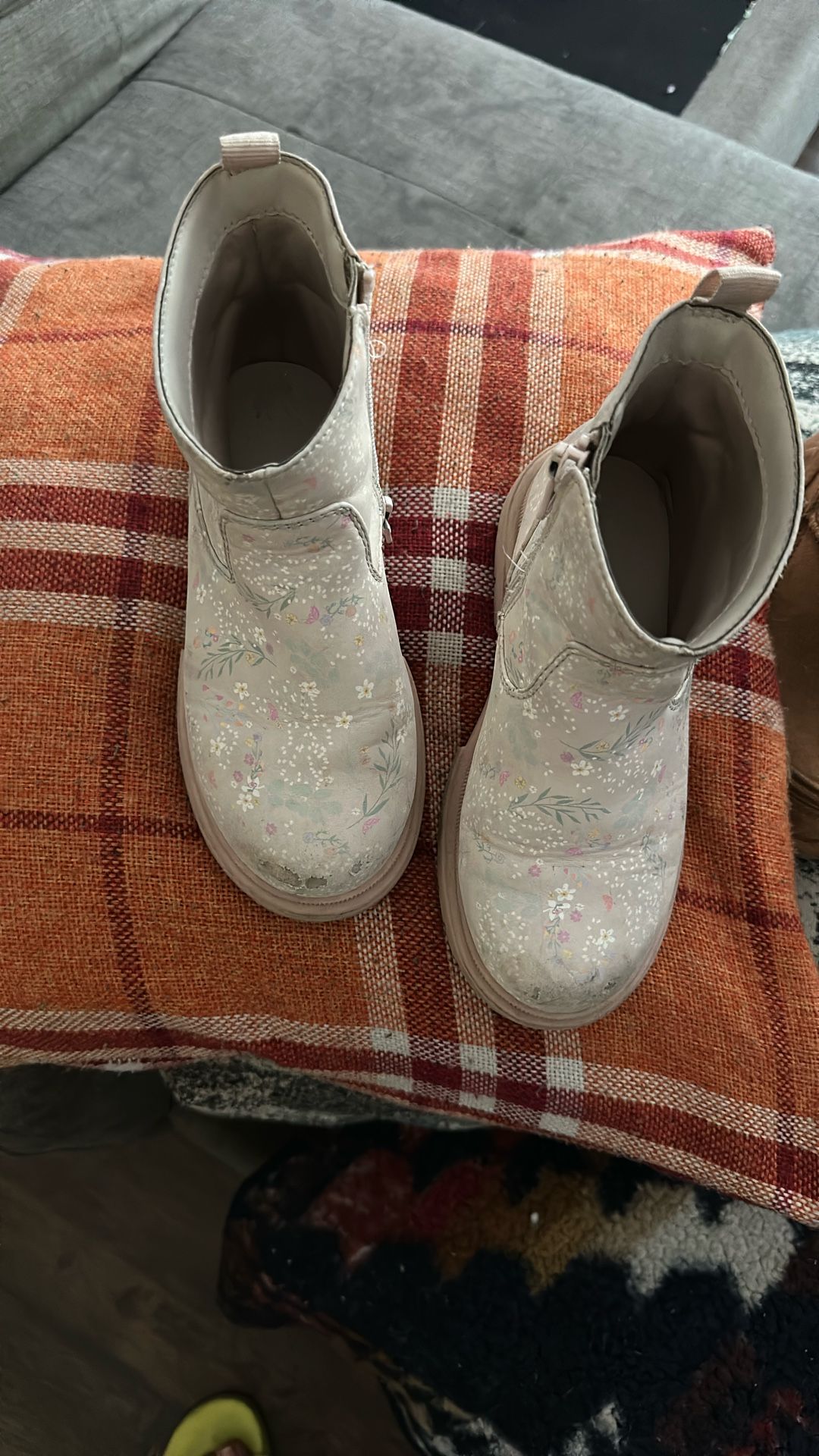 Size 12 Size 11 $10 Both