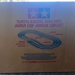 Tamiya Mini 4WD 3-Lane Oval Racing Circuit + FREE Cars!