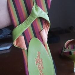 Paris Blues Brand Kitten Heels (W's 6)