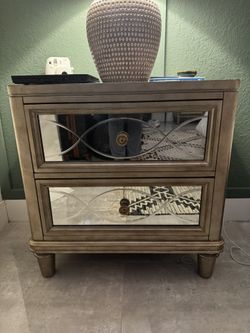 2 Bed Side Tables