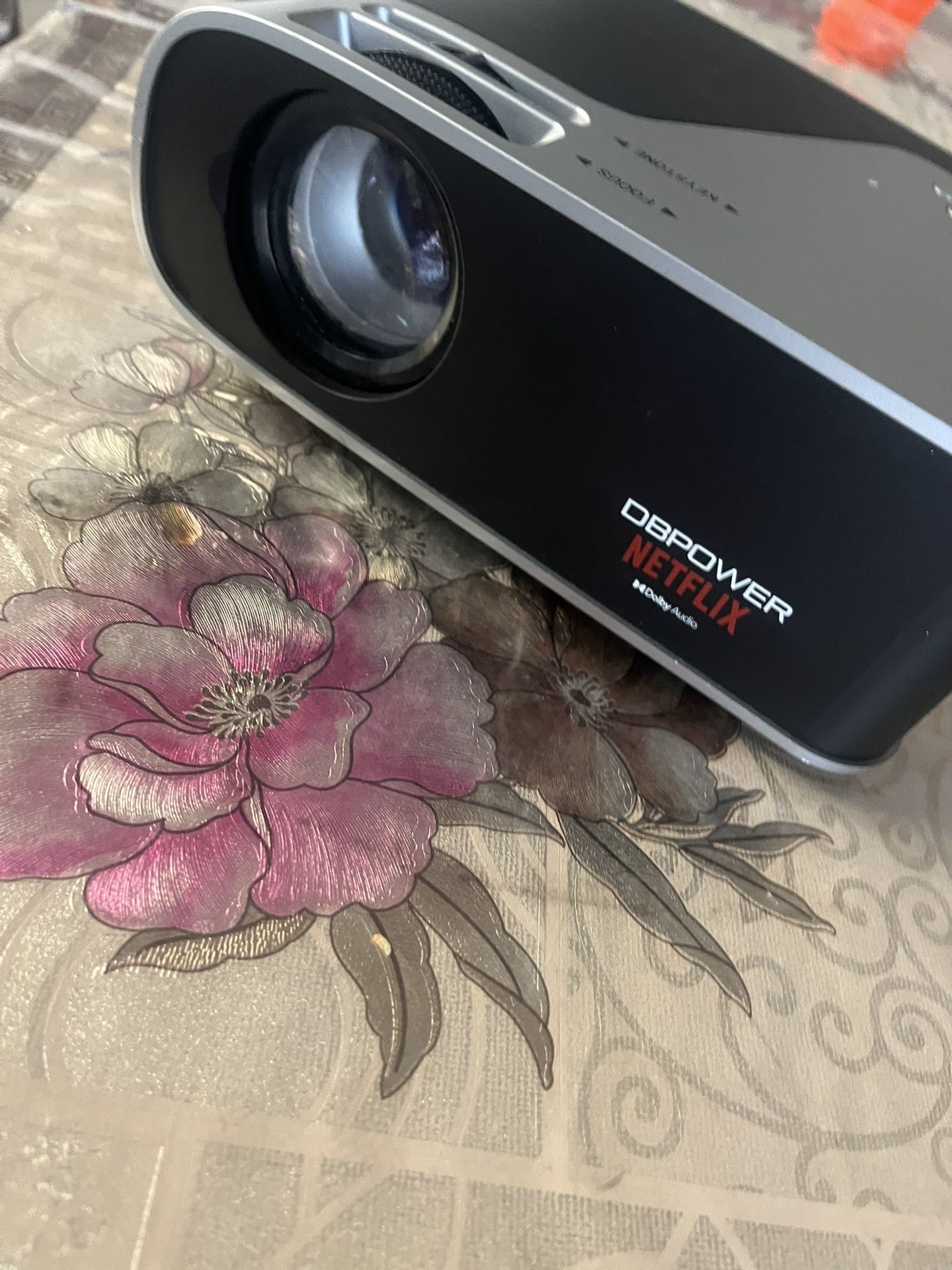 DBPOWER Smart Projector