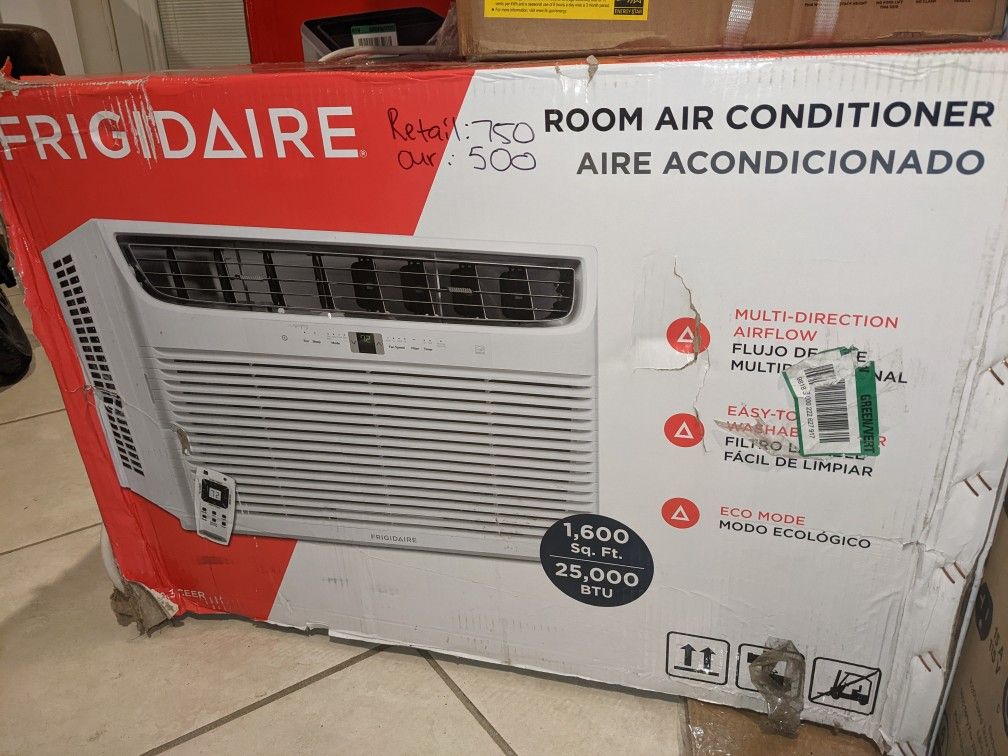 Huge 25,000 Btu Window Ac  Unit By Frigidaire 