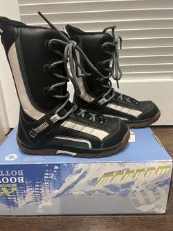 Kid’s Snowboard Boots Size 4