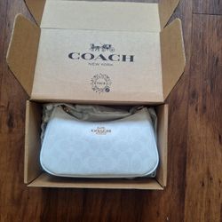 white coach purse 