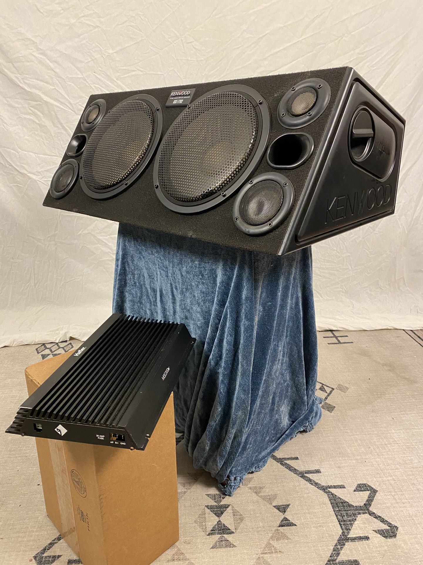 Speaker Box w/ 2 10” Kenwood Subs & Amp