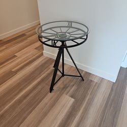 TRIPOD CLOCK TABLE