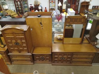 United Furniture Bedroom Set 