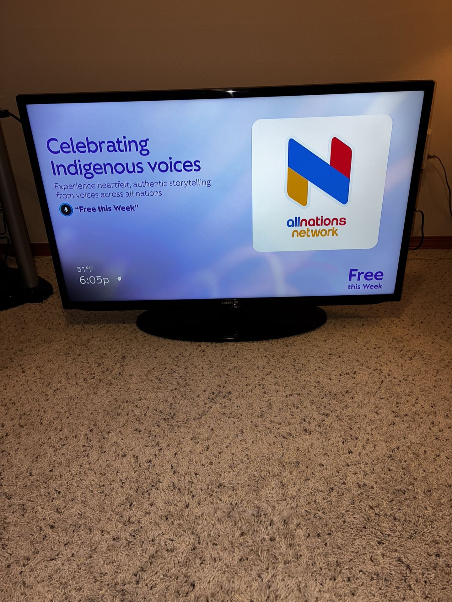 Samsung 40in Smart TV w/remote