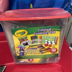 Crayola  Colossal Creativity Tub over 90 Pieces ! New 