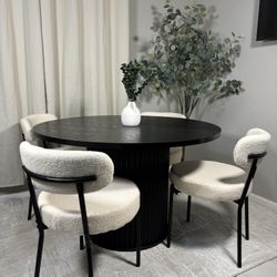 Fluted Dining Table With Chairs