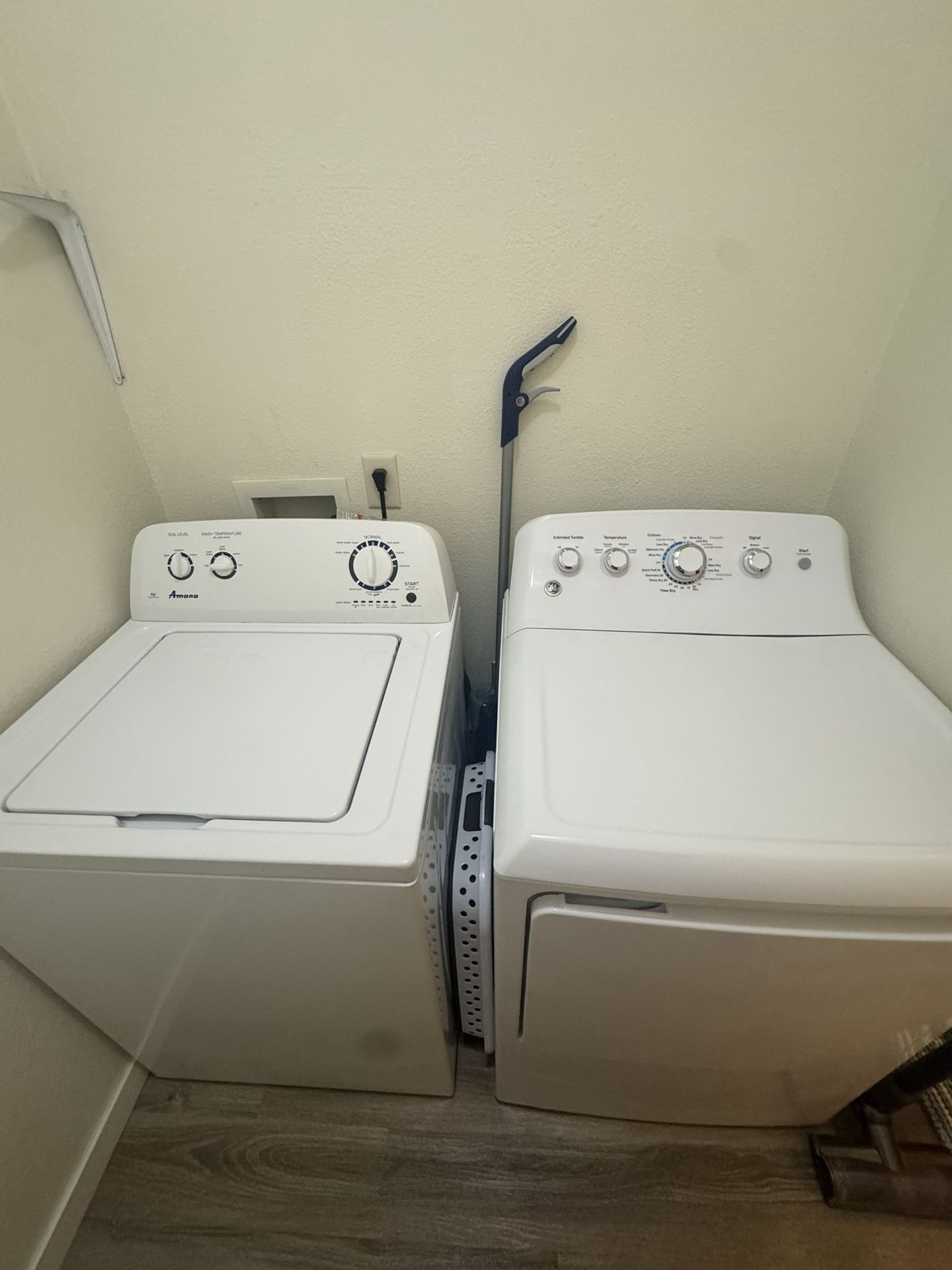 Electric Full Size Washer & Dryer