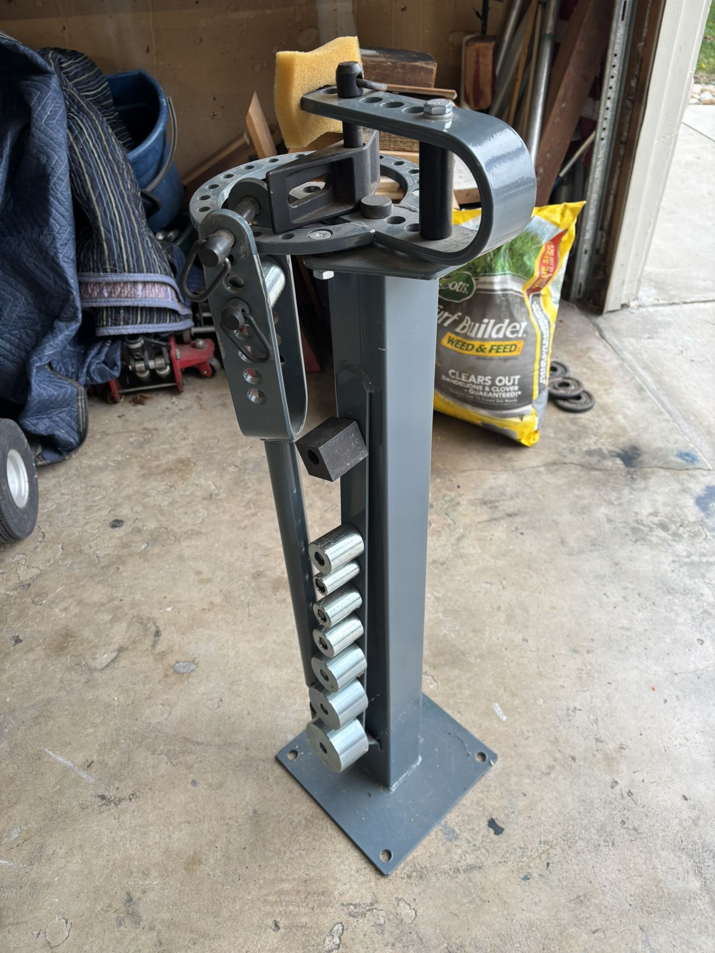 like new telescoping compact bender 