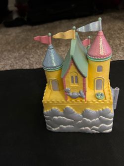 Antique 1990’s Polly pocket castle perfect condition