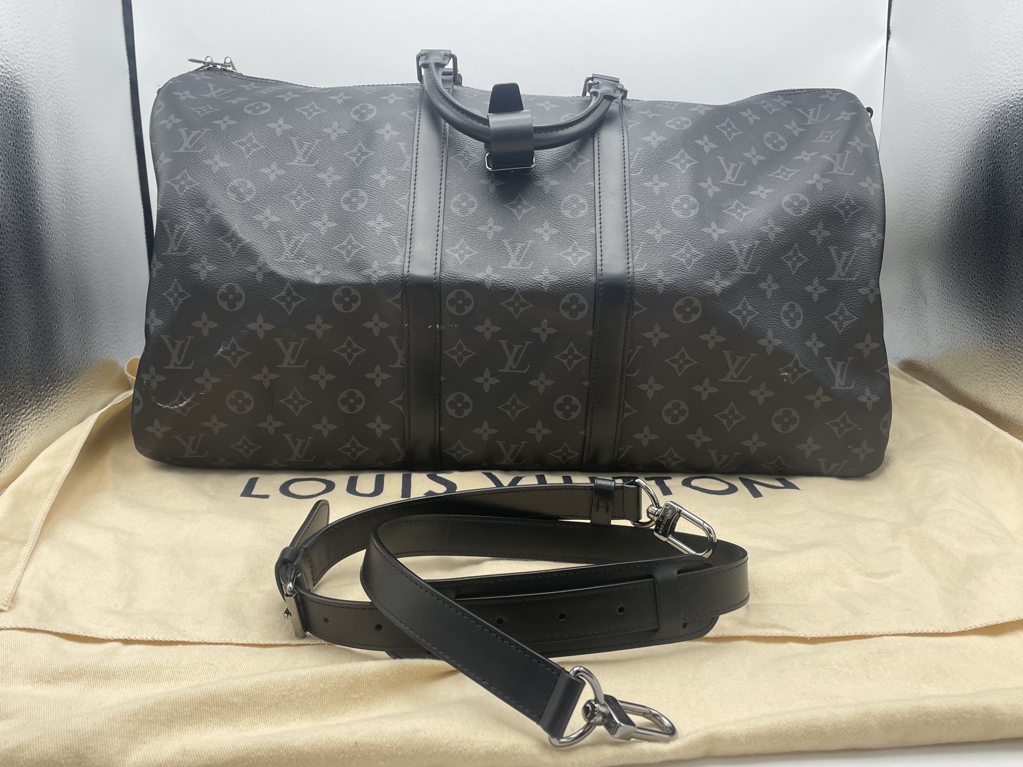 Louis Vuitton Bandouliere Keepall 55 Monogram Eclipse Duffle Bag for Sale  in Hinsdale, IL - OfferUp