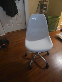 Rolling chair