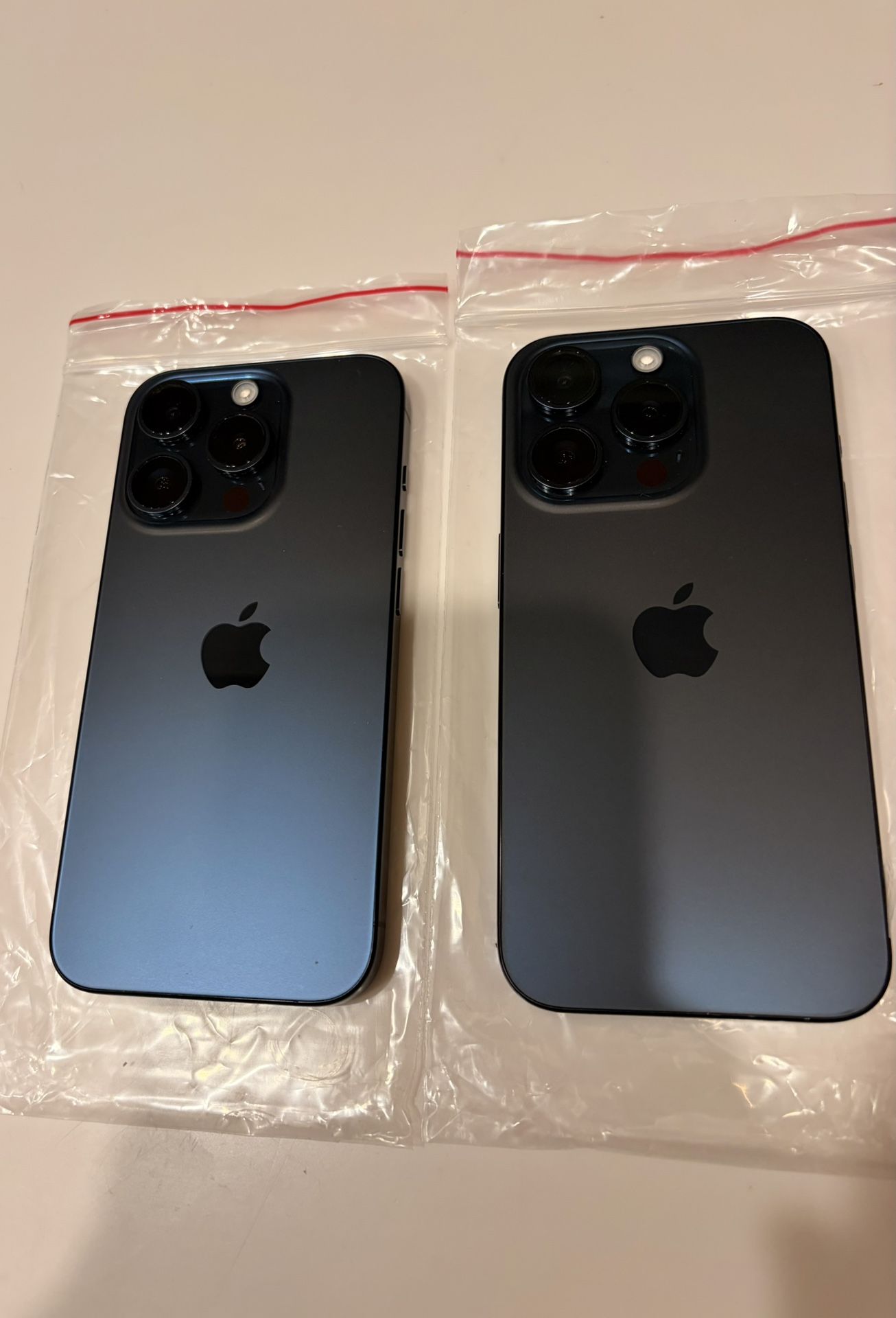 Unlocked Apple ๐ iPhone 15 Pro (Blue or Black) 128GB - Great Condition