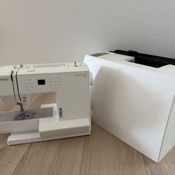PFAFF 3.0 Passport Sewing & Quilting Machines (MINT)