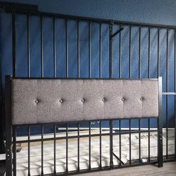 QUEEN SIZE METAL FRAM