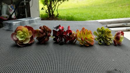 7 artificial succulents