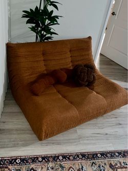 Cozy Rich Orange Love Seat