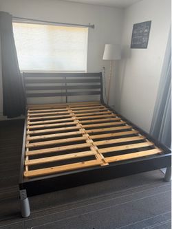 Queen bed frame - dark brown/black