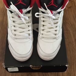 Air Jordan 5 Retro - Size: 6